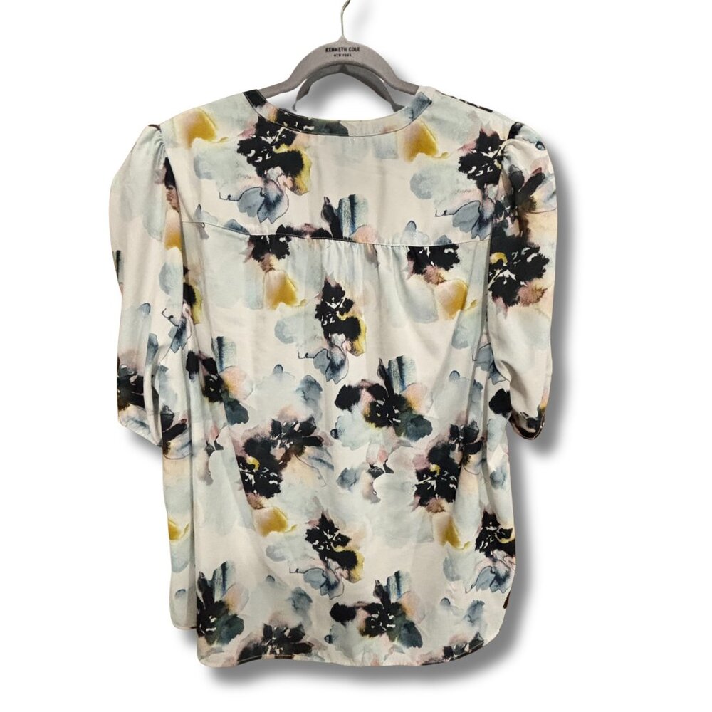Women's White Floral V-Neck Blouse - Picture 5 of 8